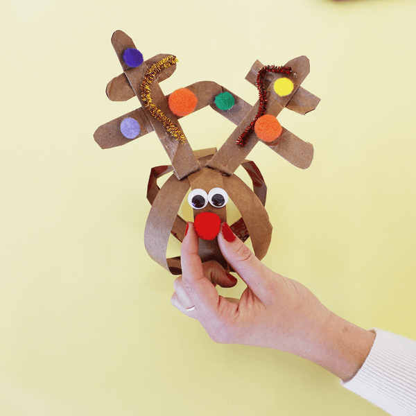 Check out this step by step Christmas DIY activity. Our Red Nose Reindeer DIY reindeer paper ball will bring your childhood dreams to life. Re-create the adorable reindeer we all know and love. An easy and fun activity for kids this holiday season. 
